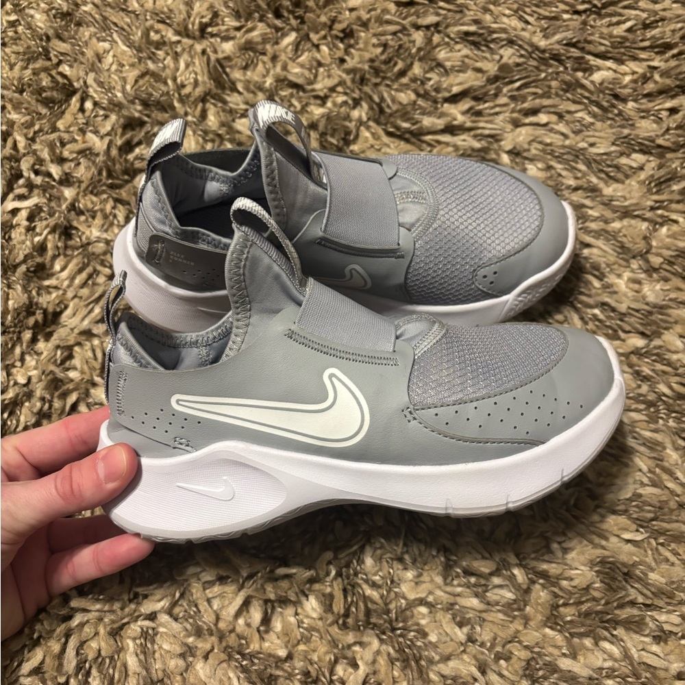 Nike Gray and White Nike Flex Runner